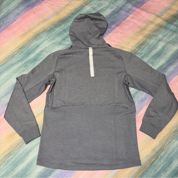 Men's Lululemon Textured Tech Hoodie Size S Rhino Grey Pullover - Picture 9 of 10